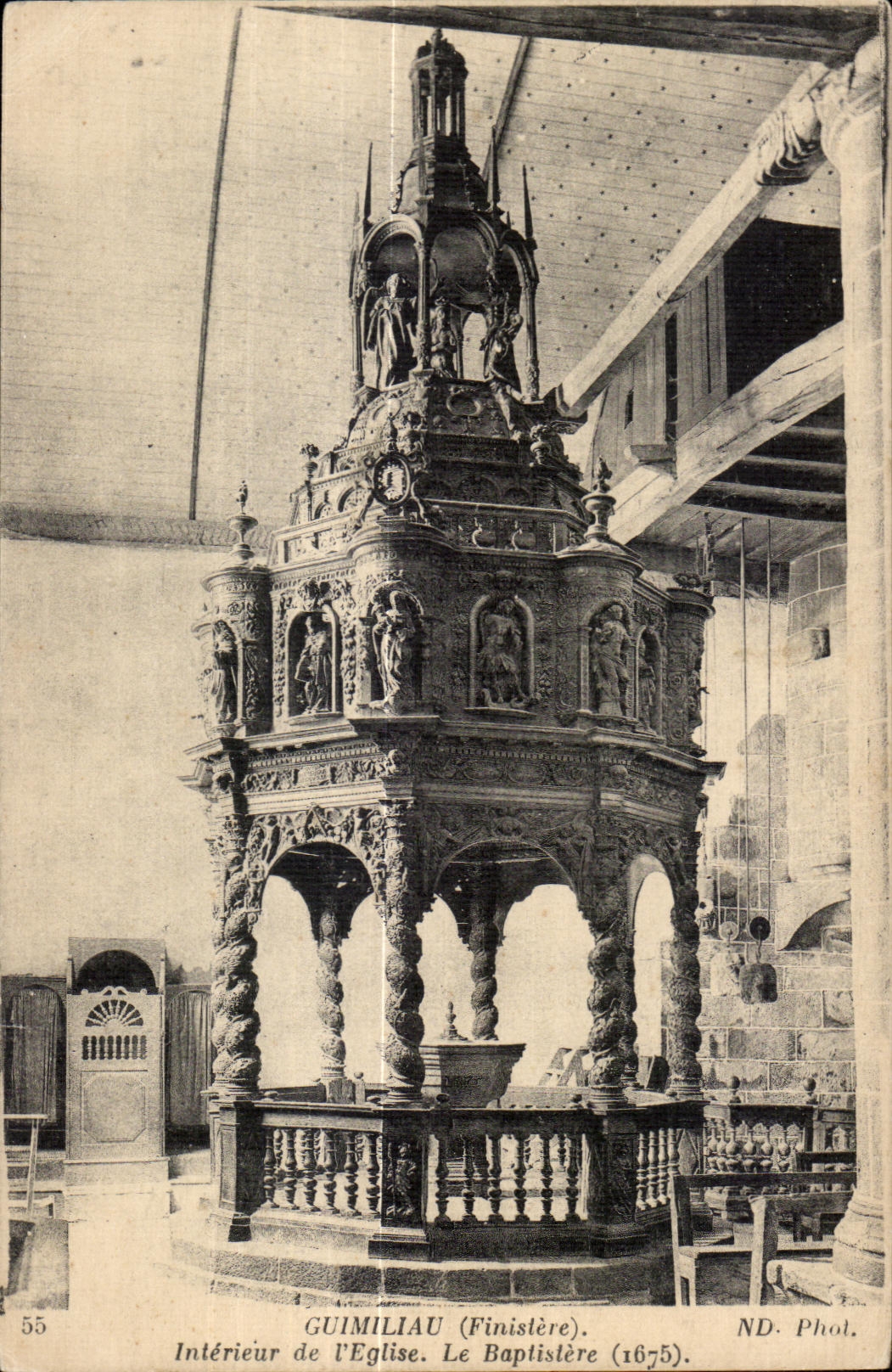 CPA Guimilau (Finistere) Interior of Church the Baptistry
