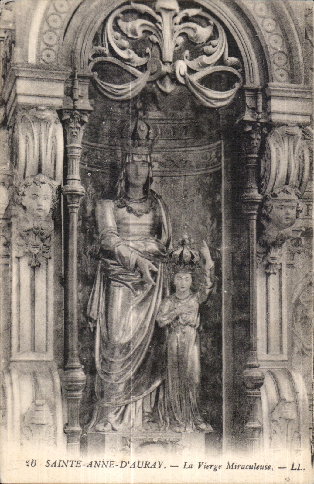 CPA Sainte Anne D auray La Vierge Miraculeuse