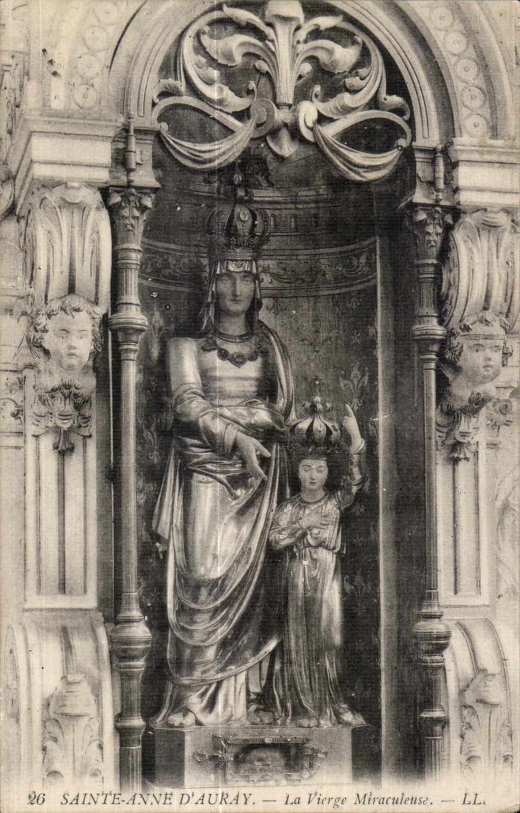 CPA Sainte Anne D Auray La Vierge Miraculeuse