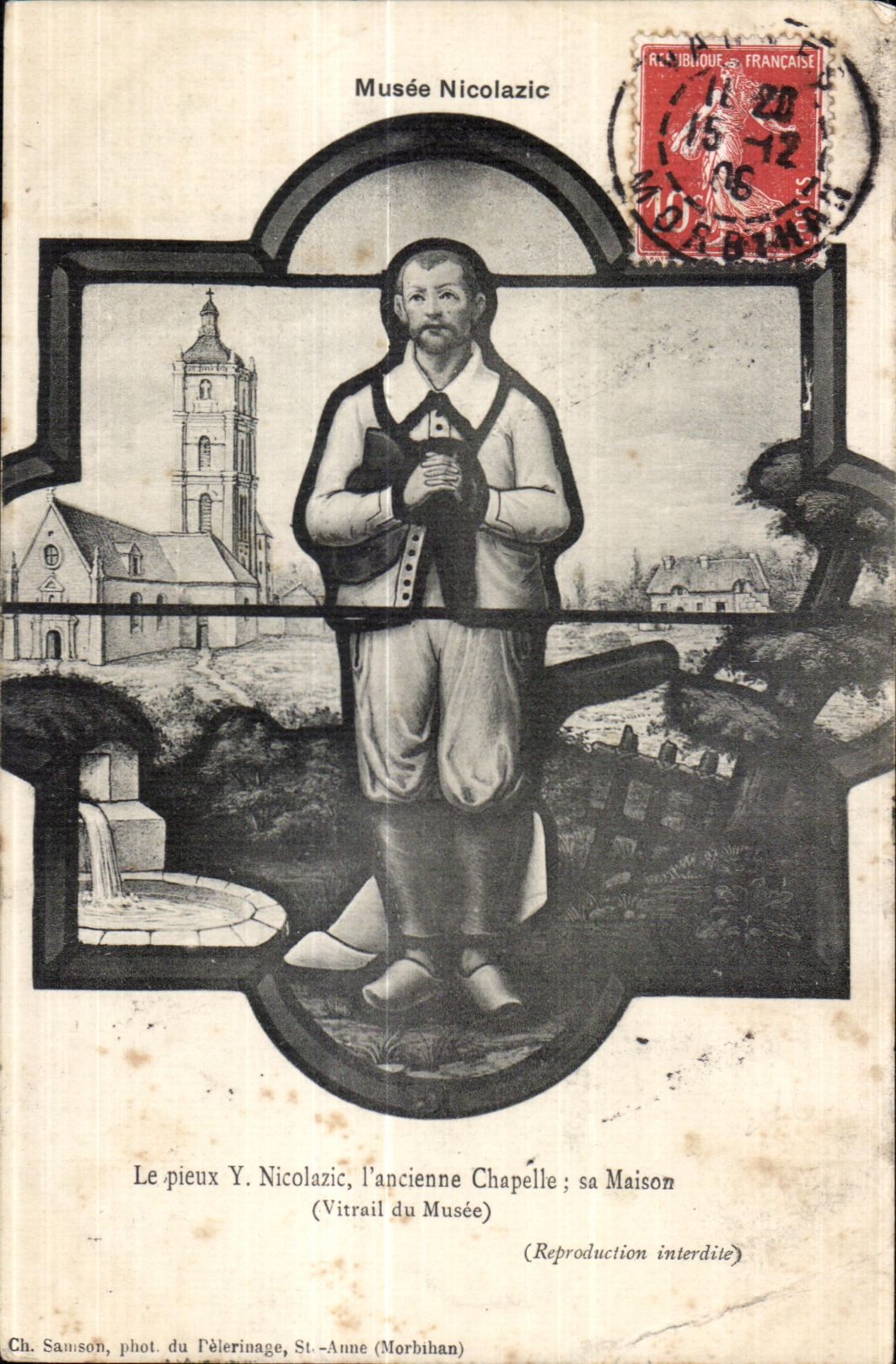 CPA Le pieux Y Nicolazic l ancienne Chapelle sa Maison (Vitrail du Musee)