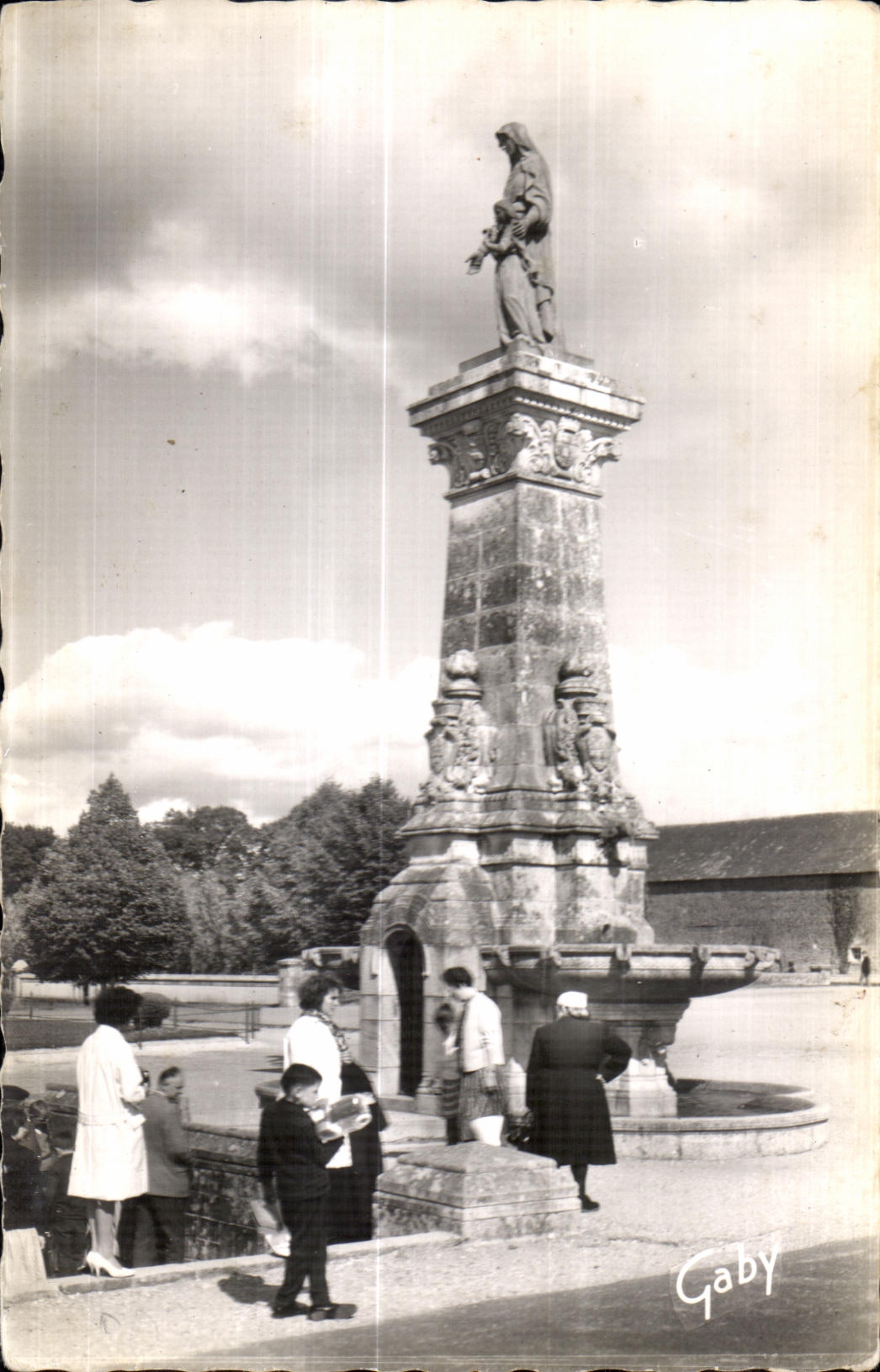 CPSM Sainte Anne Auray (Morbihan) the Miraculous Fountain