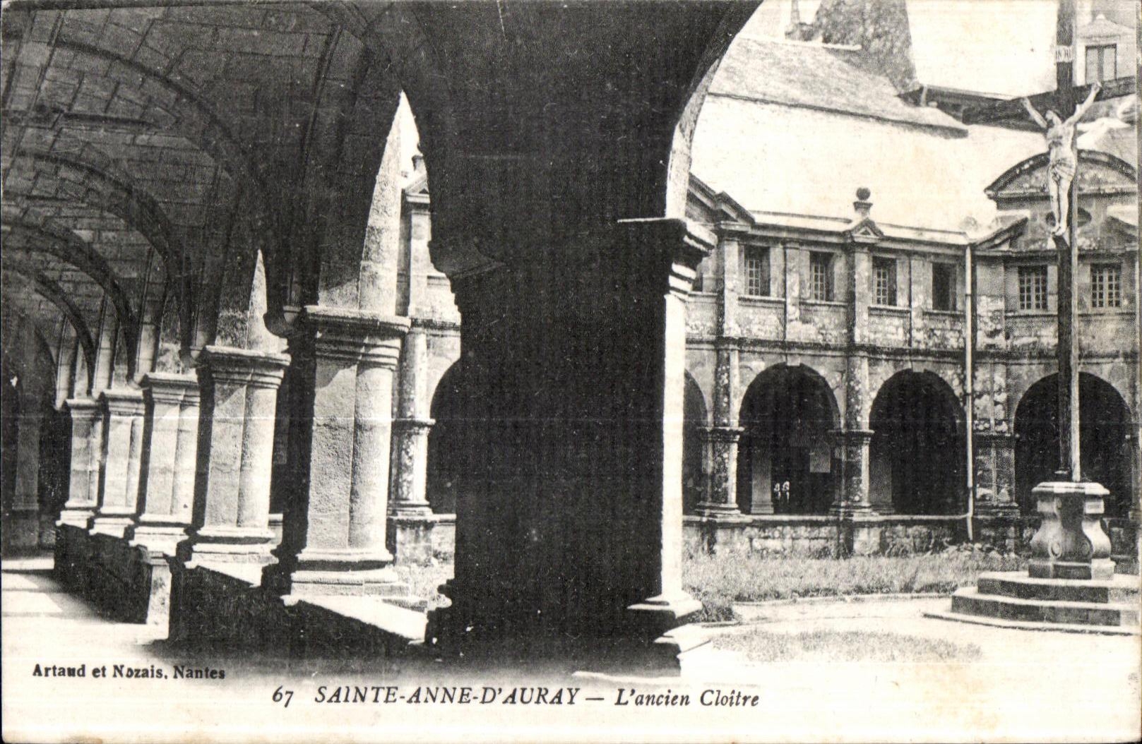 CPA Sainte Anne D Auray L ancien Cloitre
