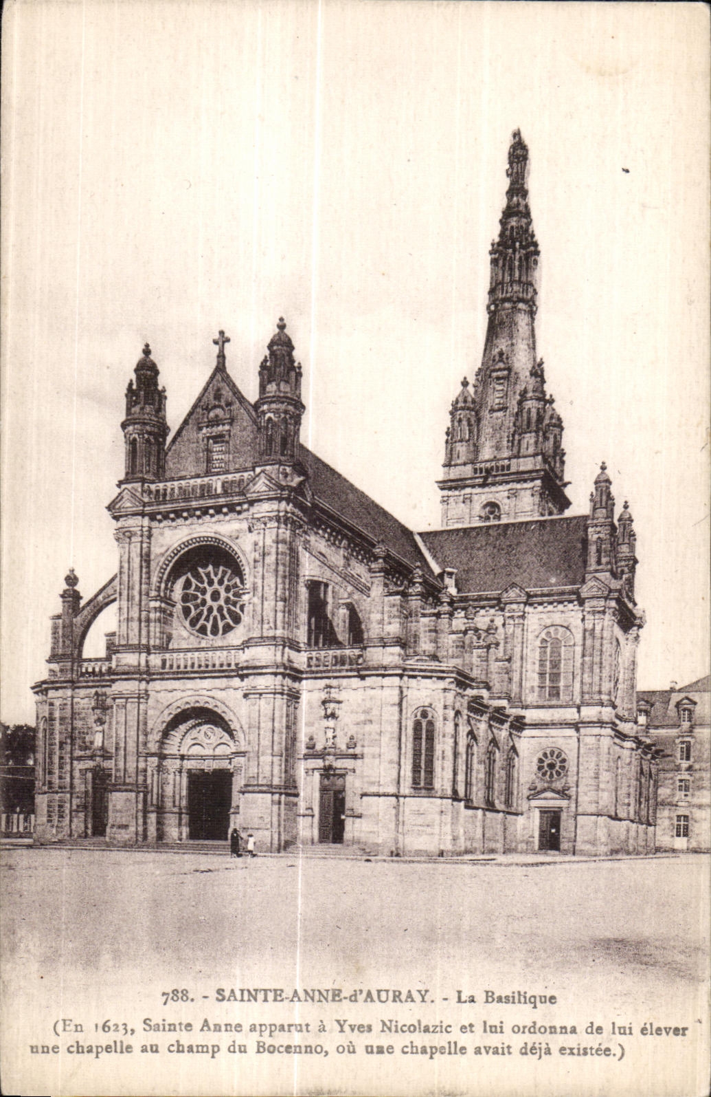 CPA Sainte Anne d Auray La Statue (Morbihan) La Basilique 