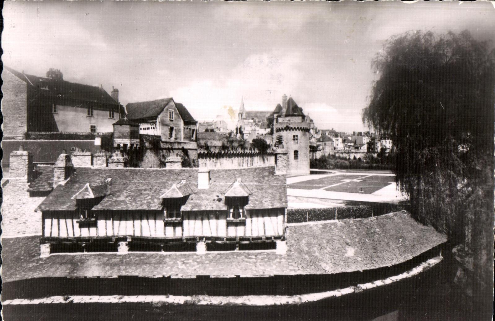 Lavanderias automAticas viejas y jardines de CPSM Vannes