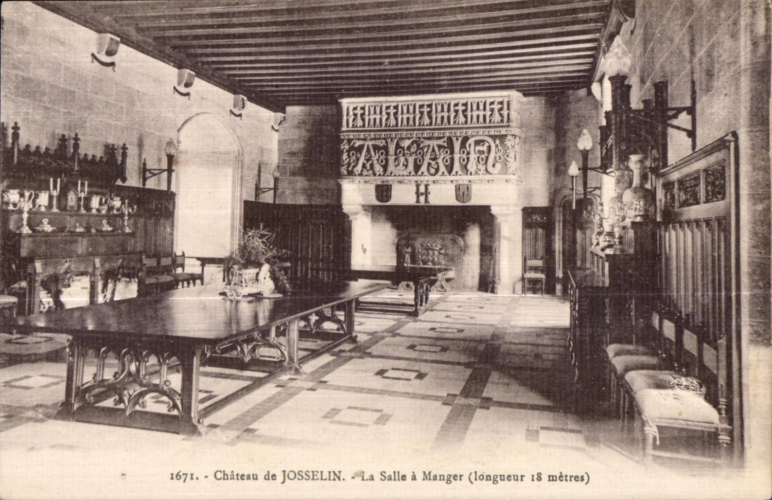 El castillo de CPA de Josselin el cuarto tiene el encargado (las presupuestos cuantitativas de la longitud 18)