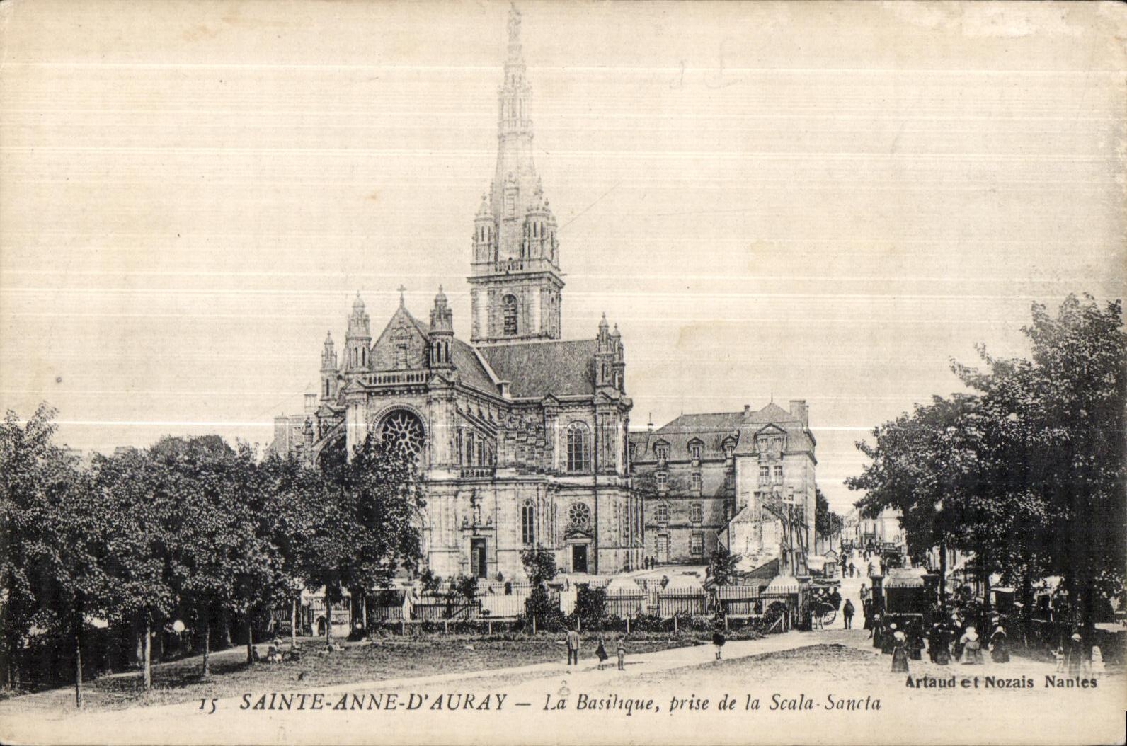 CPA Sainte Anne D Auray La Basilique prise de la Scala Sancta