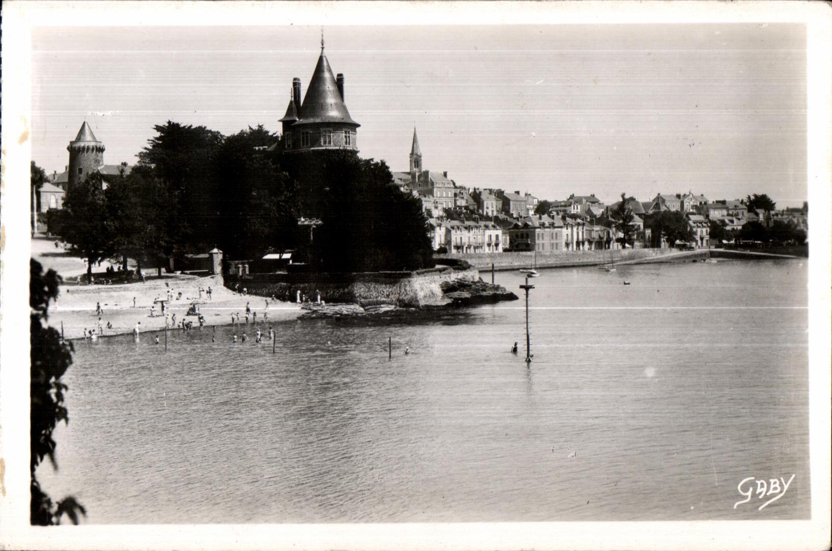 CPA Pornic (L -I) La Plage du Chateau