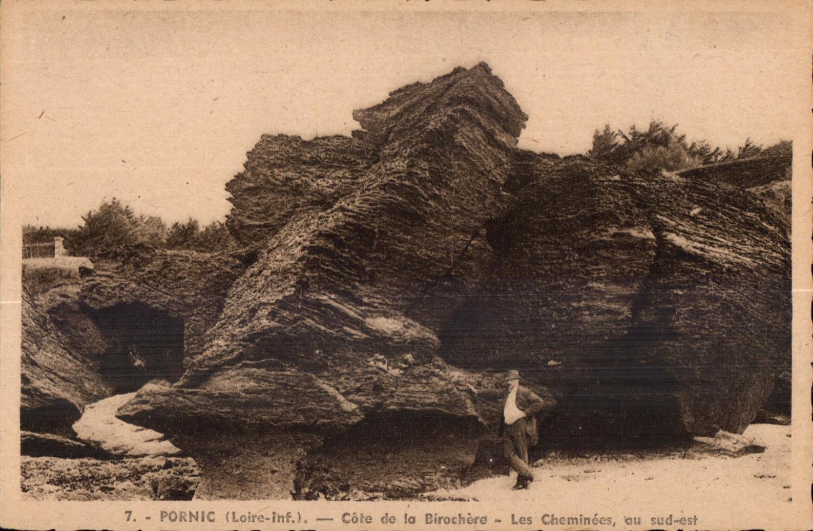 CPA Pornic (Loire inf) Cote de la Birochere Les Cheminees au sud est