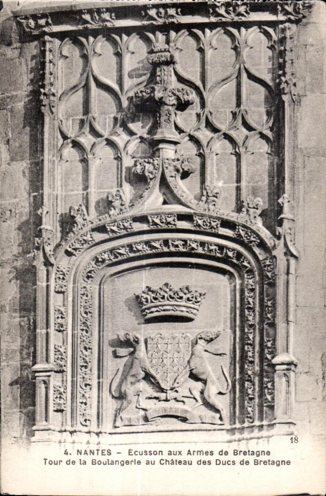 CPA Nantes Escutcheon with the Weapons of Brittany Tower of Boutagerle to the Castle of the Dukes of Brittany