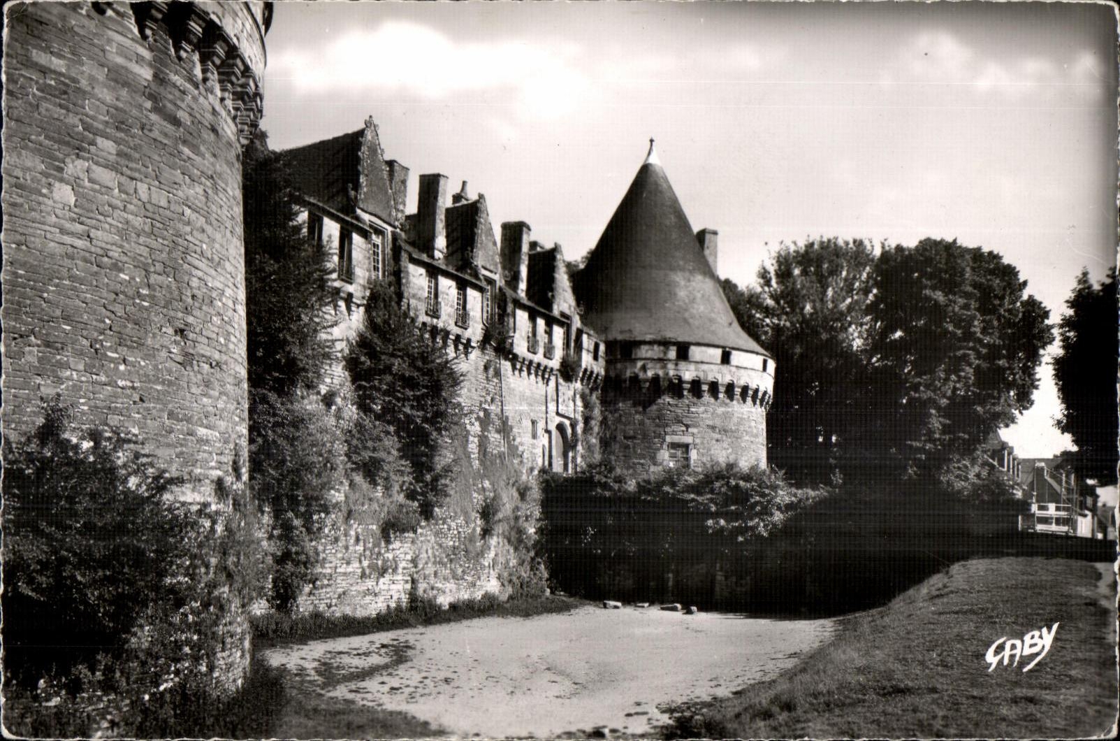 CPA Pontivy (Morbihan) the Castle of Rohan