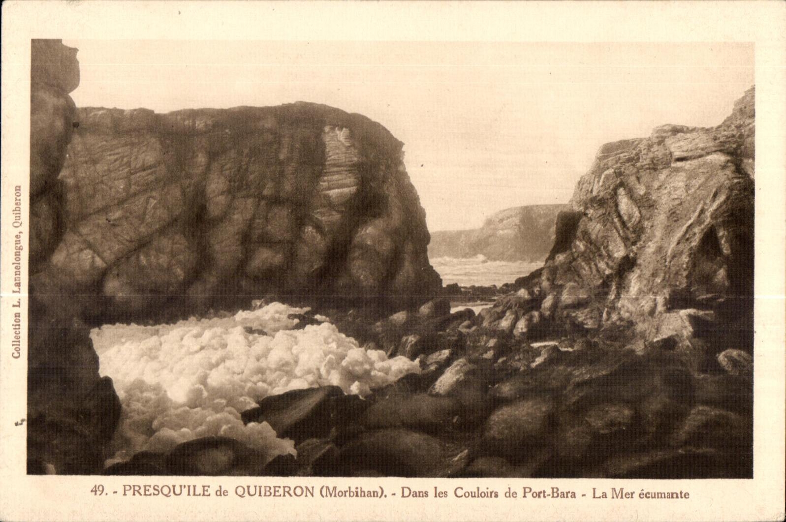 CPA Quiberon (Morbihan) de Presquile Dans les Couloirs De Port Bara