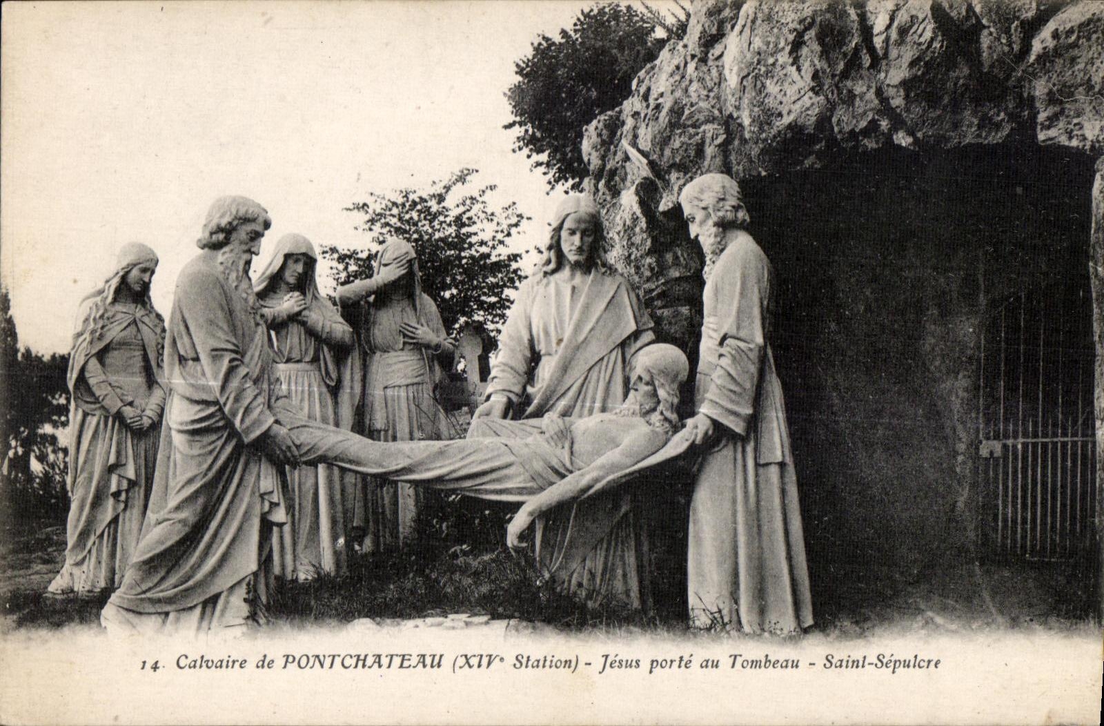 CPA Calvaire of Pontchateau (VIII Station) Jesus carries to the Tomb Sepulchre Saint