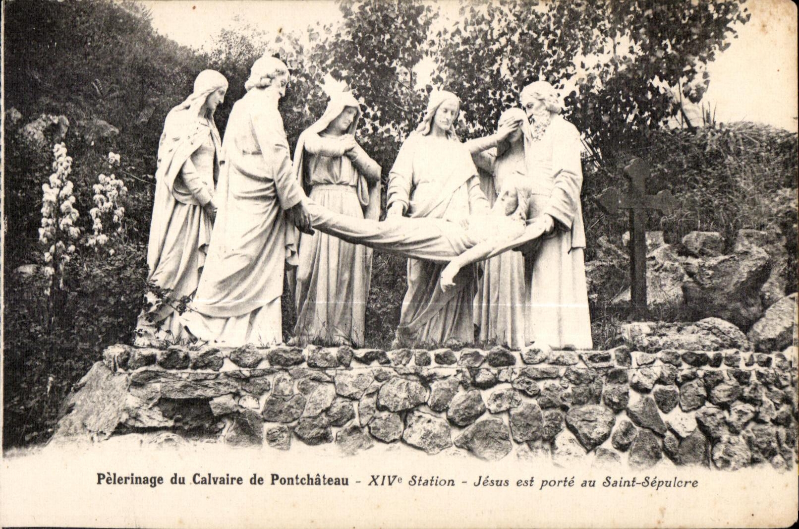 CPA Pelerinage of the Martyrdom of Pontchateau XIV Jesus Station is door with Saint the Sepulchre
