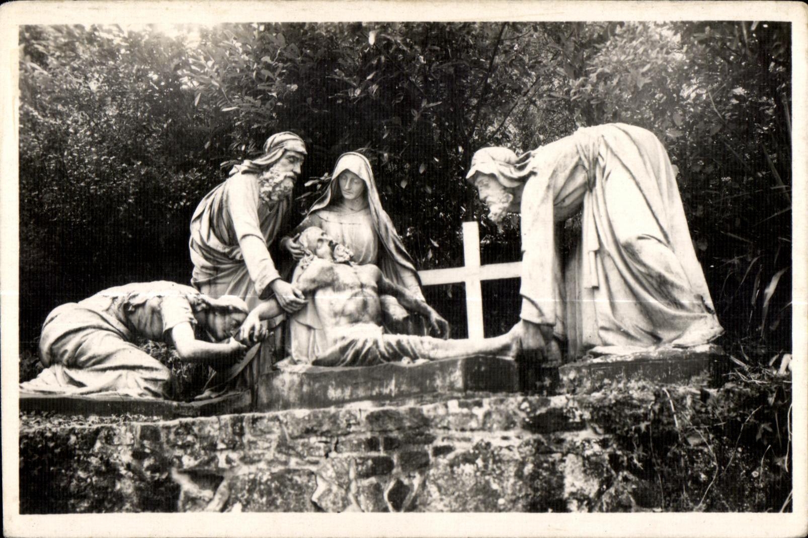 CPA Calvaire of Bridge-Castle (Laire Inf) the Way of Cross XIII Jesus Station detaches from the Cross