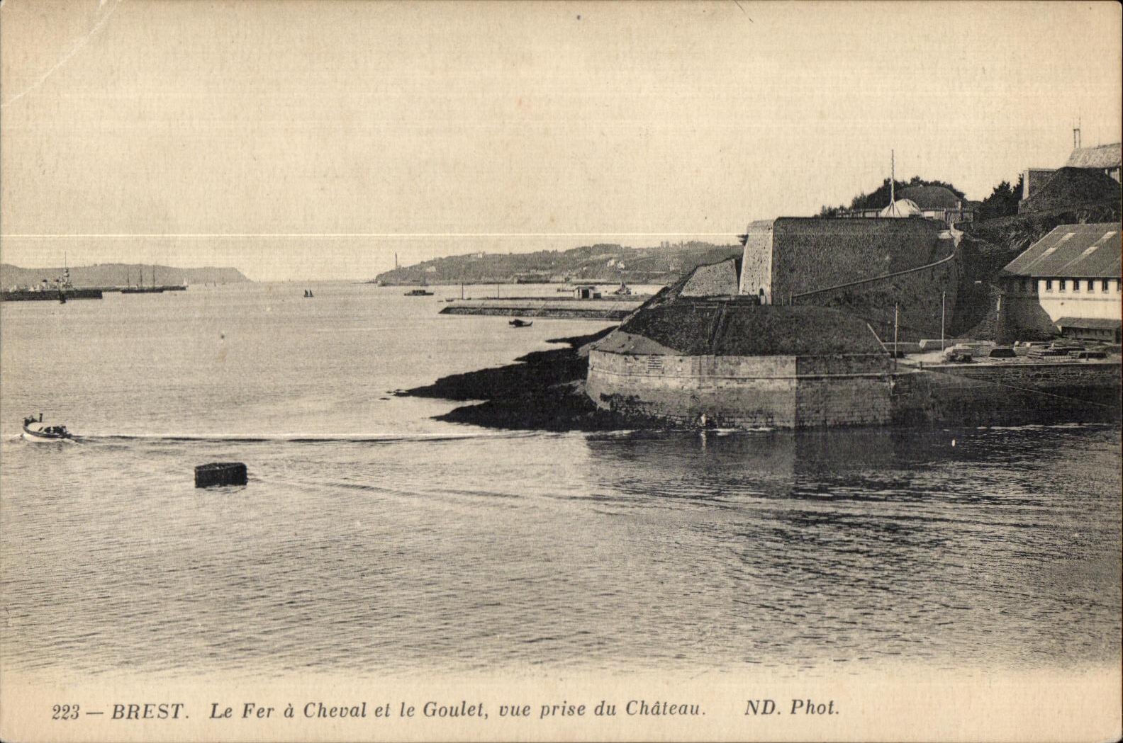 CPA Brest le fer a cheval et la goulet vue prise du chateau