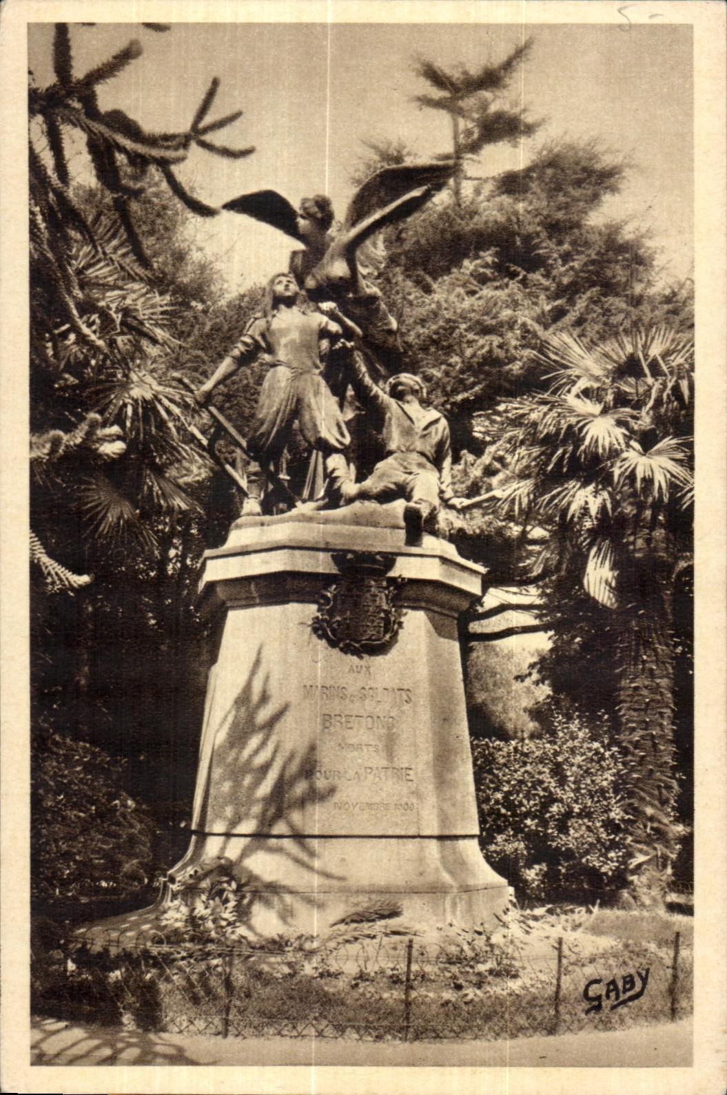 CPA Brest monument aux marins et soldats morts our la patrie