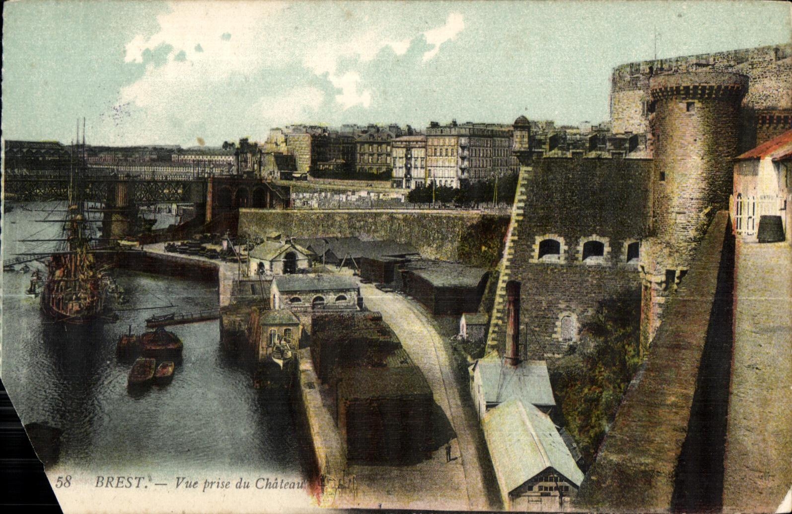 CPA Brest vue prise du chateau