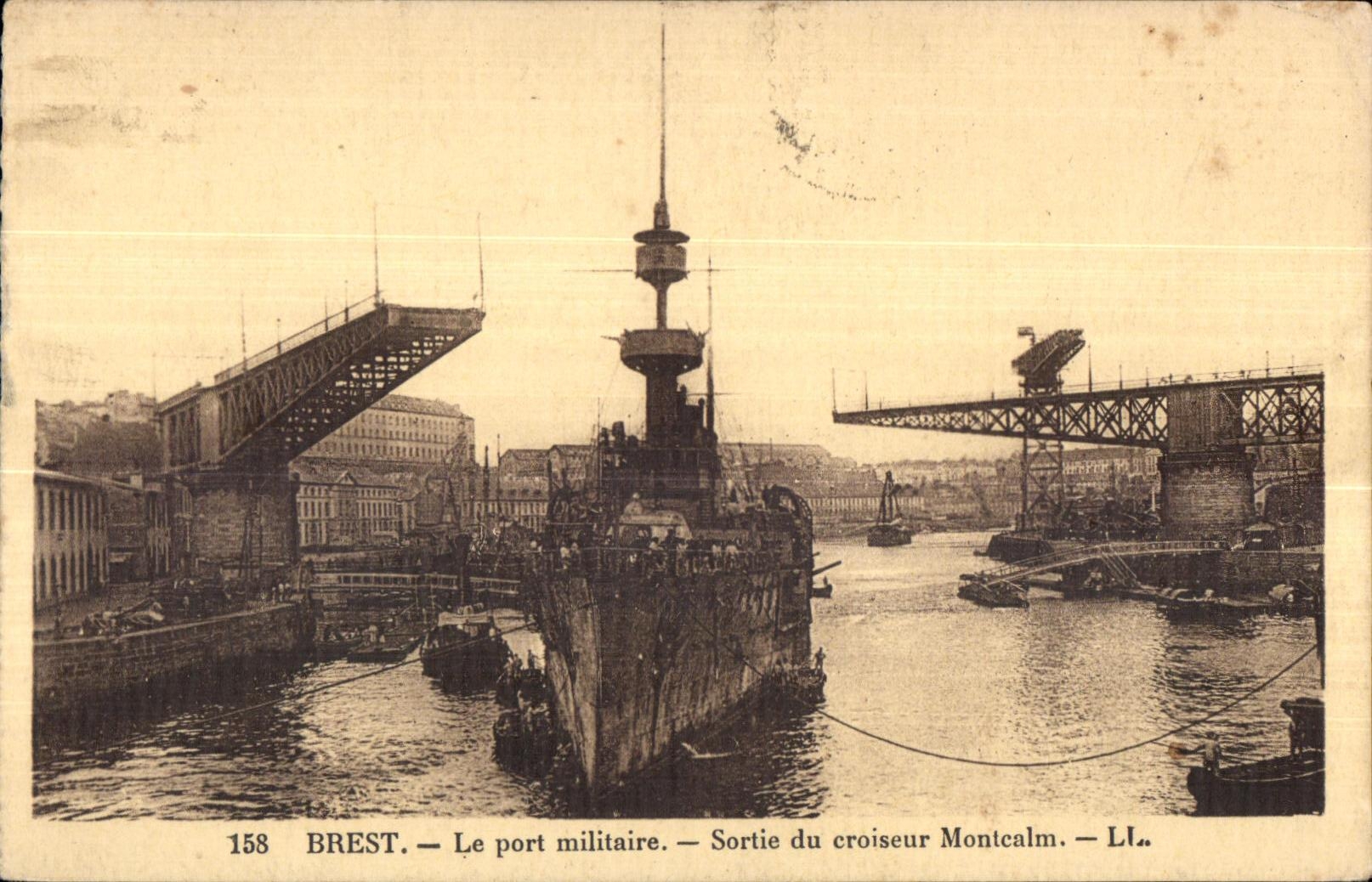 CPA Brest le port militaire sortie du croiseur montcalm