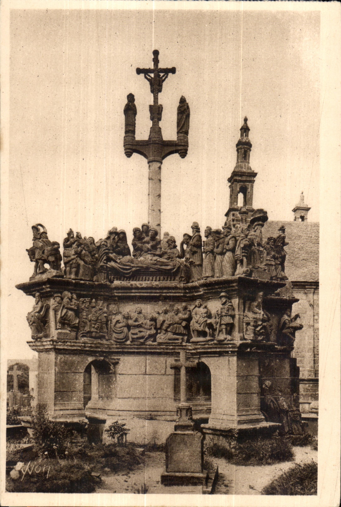 CPA Guimiliau (Finistere) Le Calvaire (1581-1588)