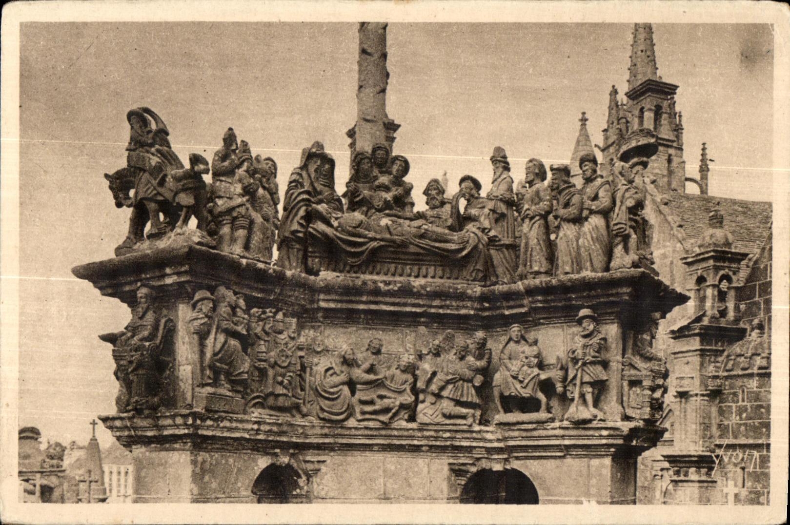 CPA Guimiliau (finistere) Le Cavaire (1581-1588)