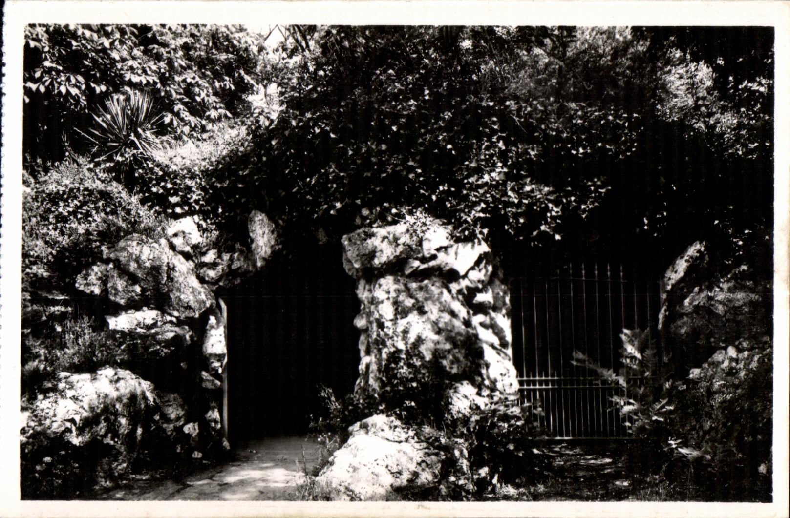 CPA Martyrdom of Bridge Castle (the Loire Inf) the Cave of I Anguish