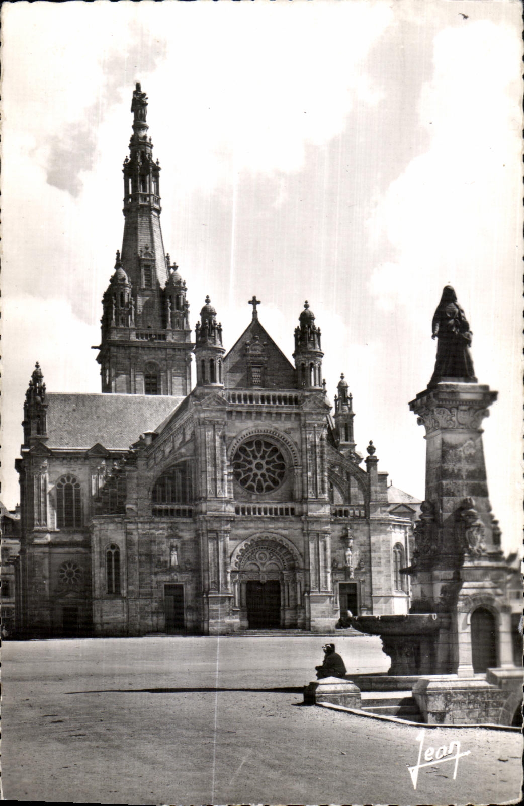 CPA Brittany Anne Auray (Morbihan) the Basilica and the fontains