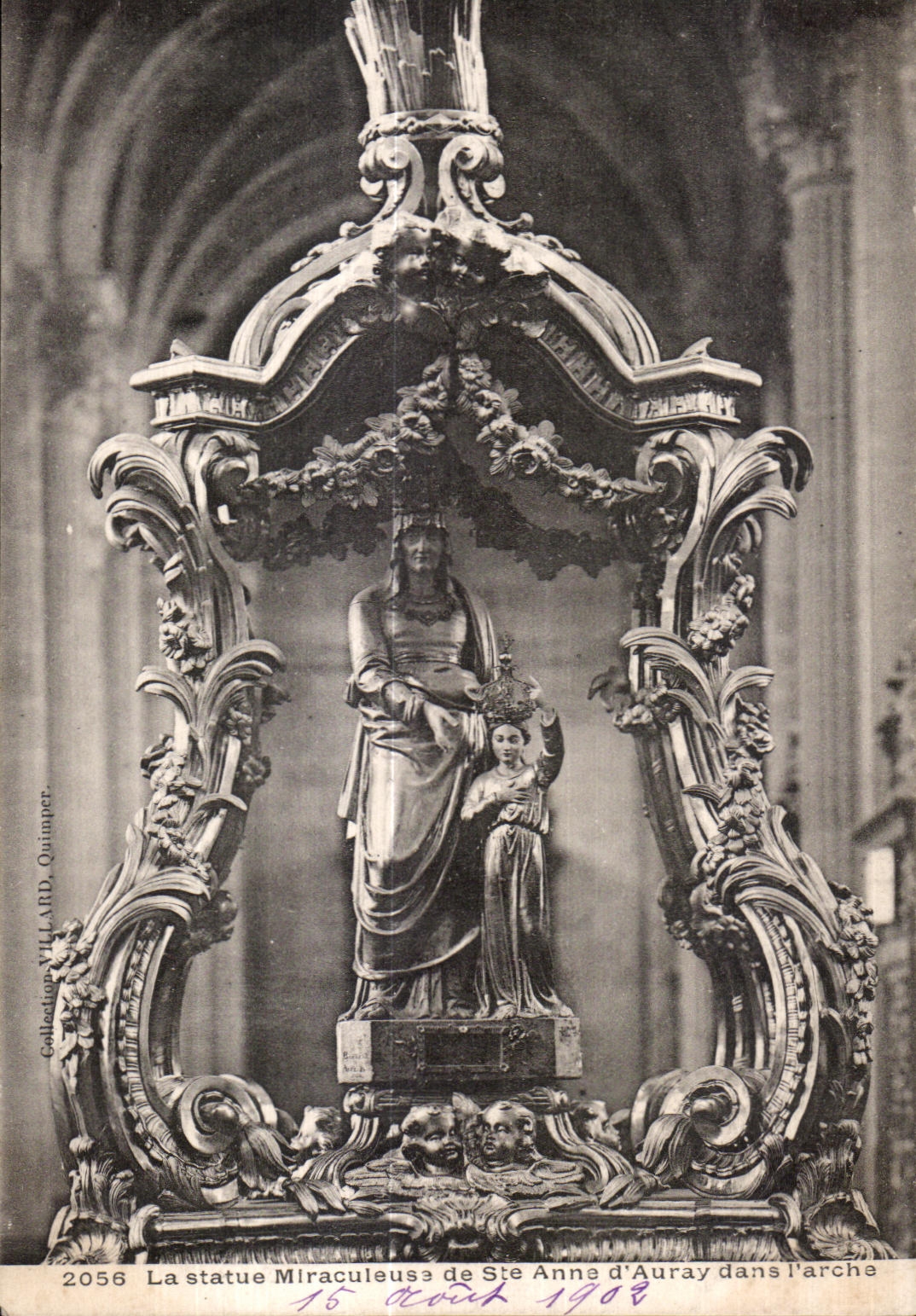 CPA the Statue Miraculous one of Anne Auray in arch