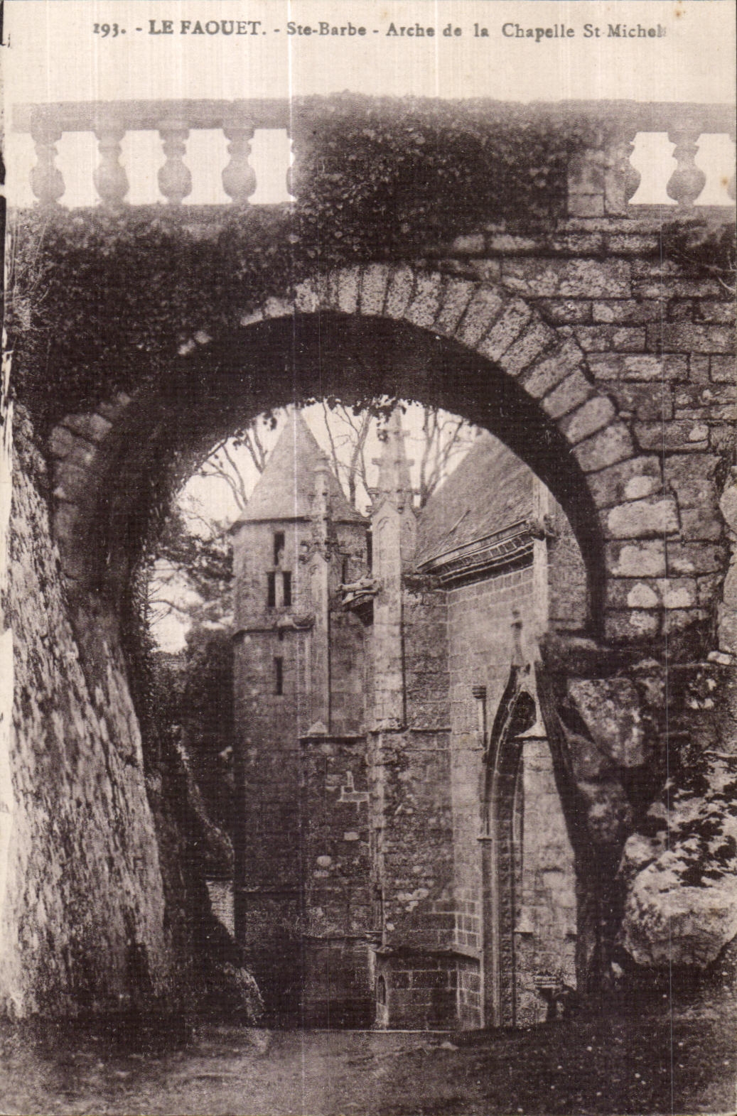 CPA Le Faouet Ste Barde Arche de la Chpelle St Michel