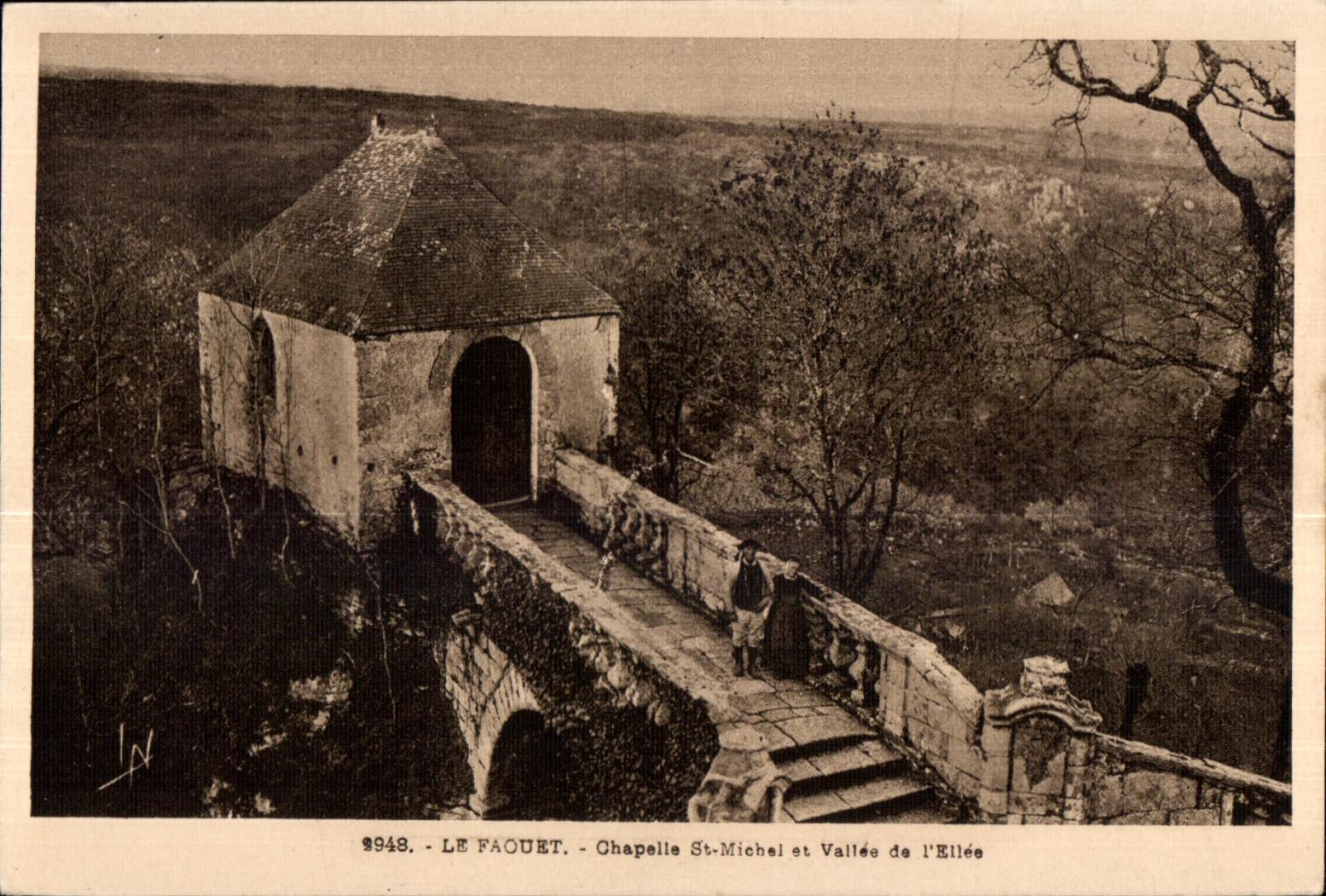 CPA Le Faouet chapelle St Michel et Vallee de l Ellee