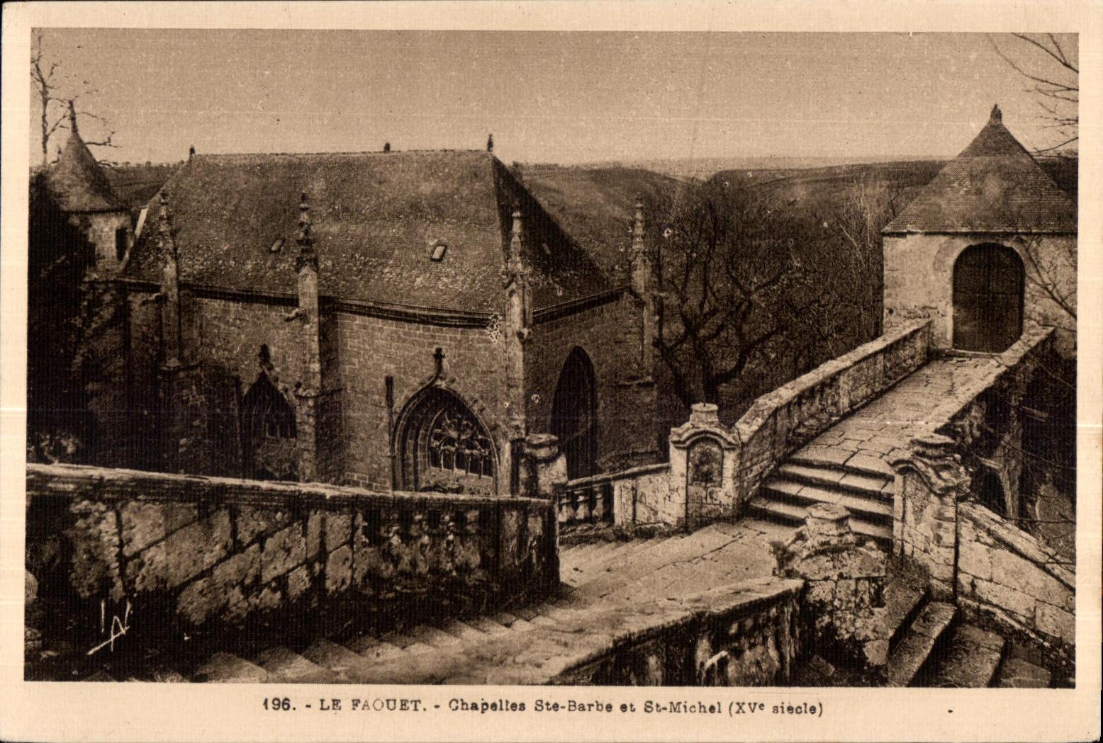 CPA Le Faouet Chapelle Ste Barbe et St Michel(XV siecle)