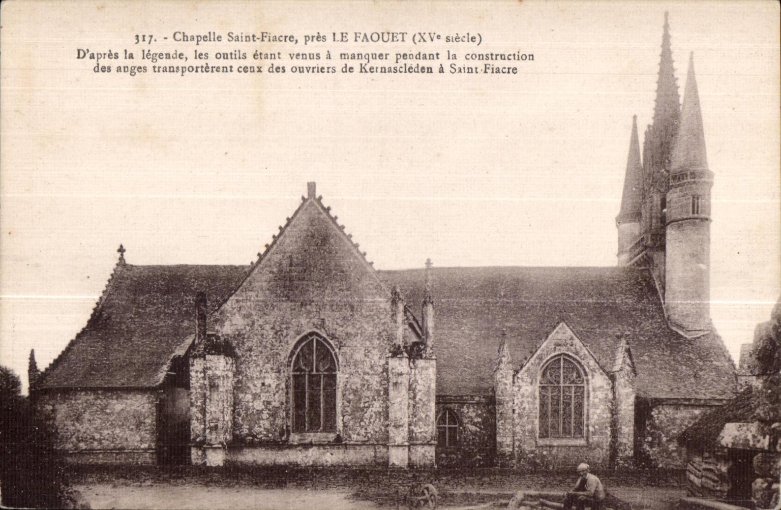CPA Chapelle Saint Fiacre pres Le Faouet (XV siecle) D apres la legende les outils etant venus a manquer pendant la cons
