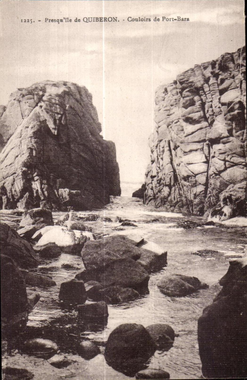 CPA Presqu ile de Quiberon Couloirs de Port Bare