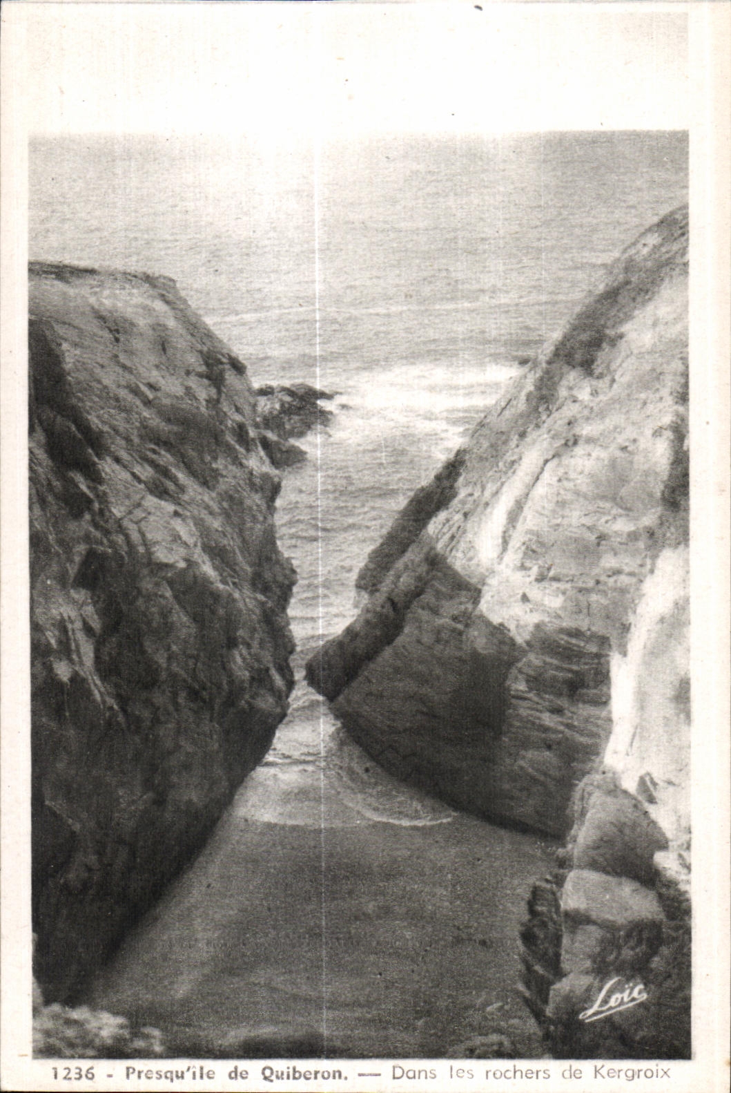 CPA Quiberon Presquile de Dans Les rochers de Kergroix