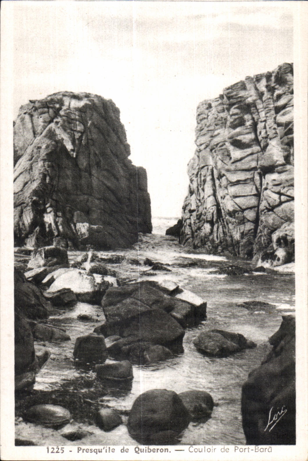 CPA Presqu ile de Quiberon Couloir de port Bard
