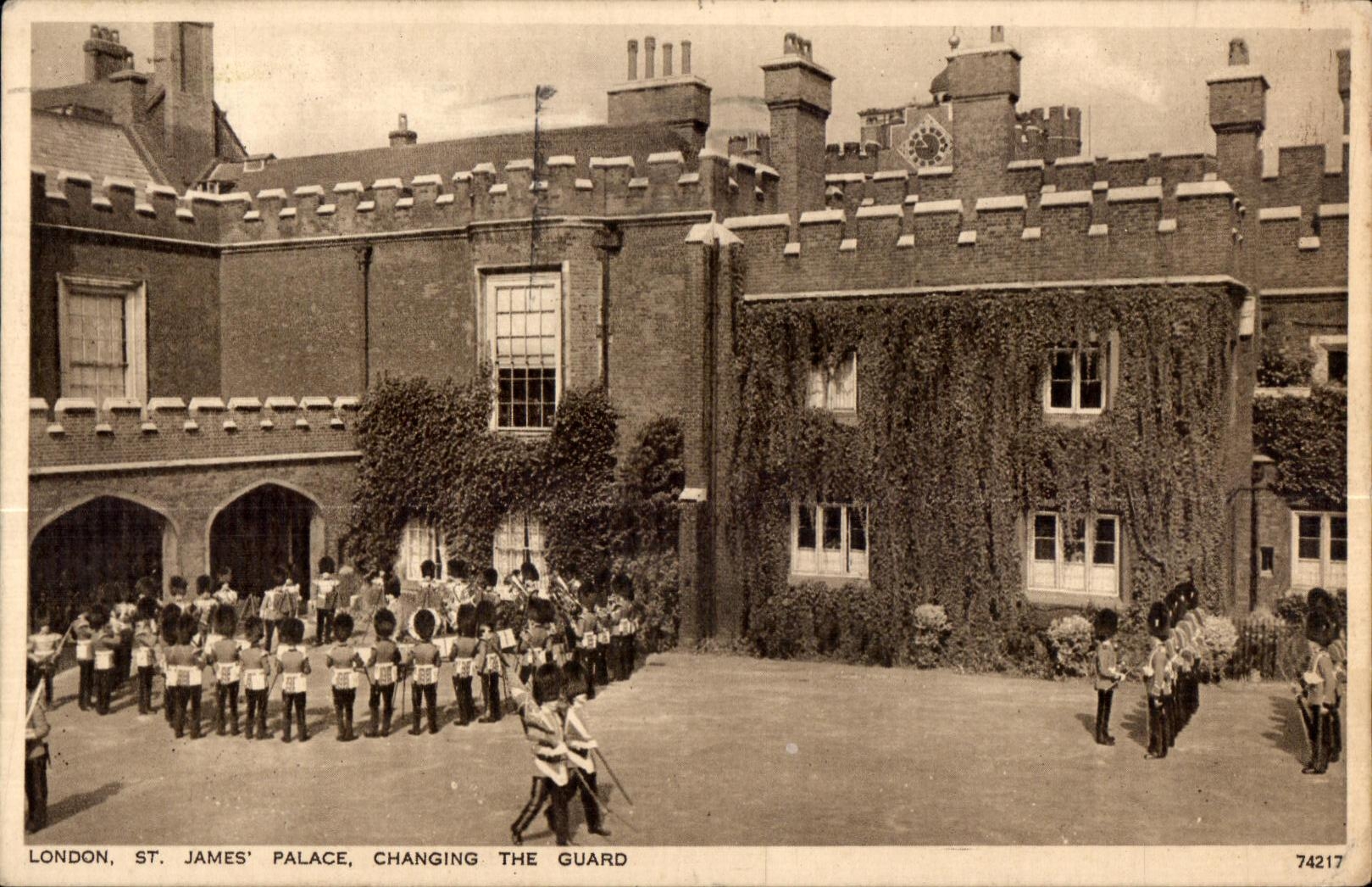 CPA London St James De luxe hotel Changing The Guard