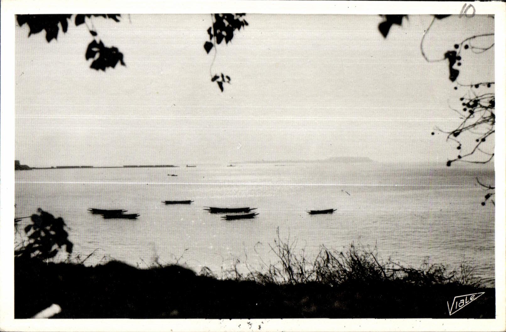 CPA Dakar the Senegal dugouts