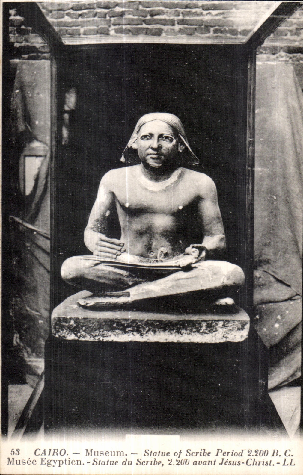 Estatua del museo de CPA El Cairo de la estatua egipcia del museo del periodo B C del escribano del escribano antes del Jesucristo