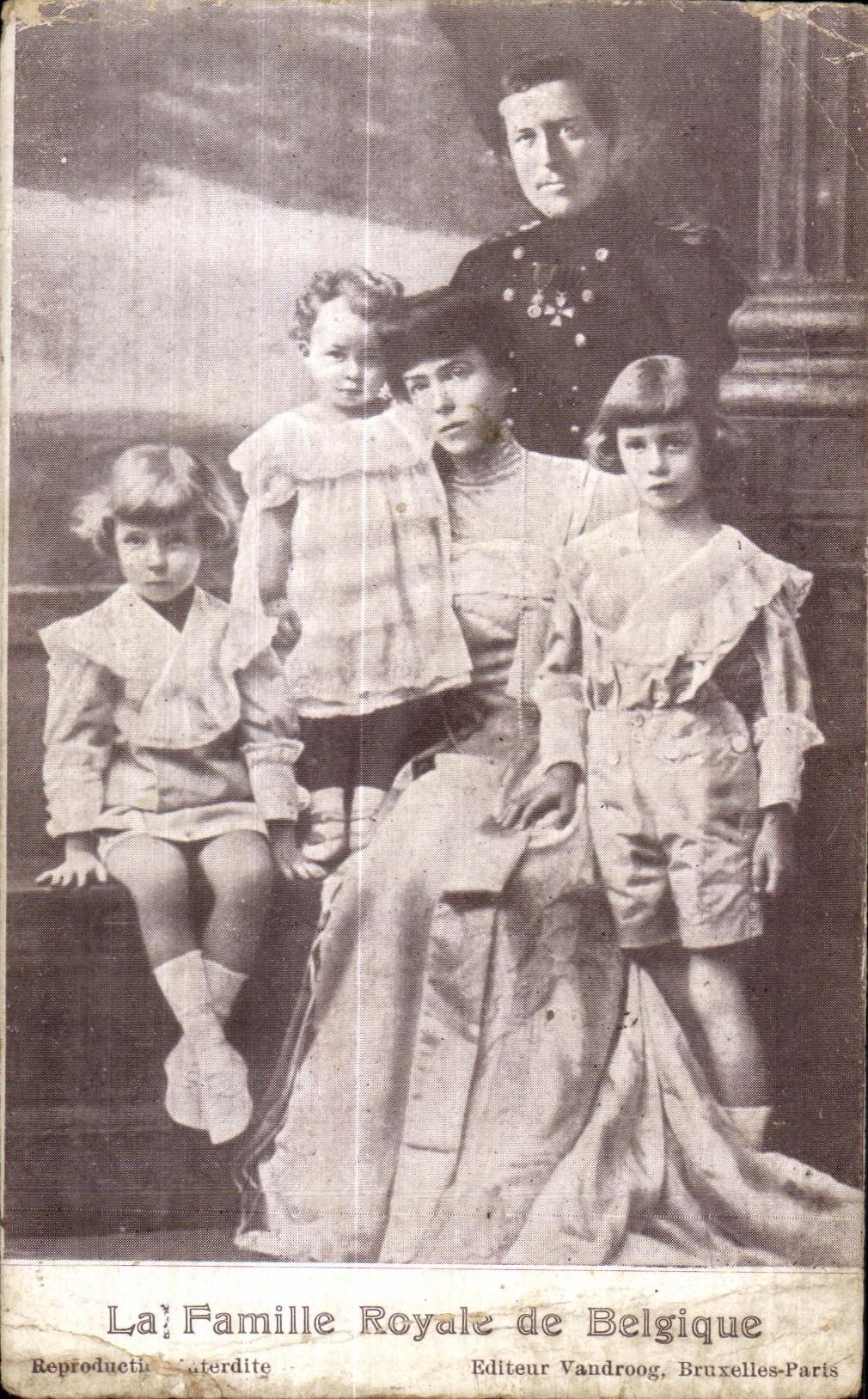 CPA La Famile Royale De Belgique