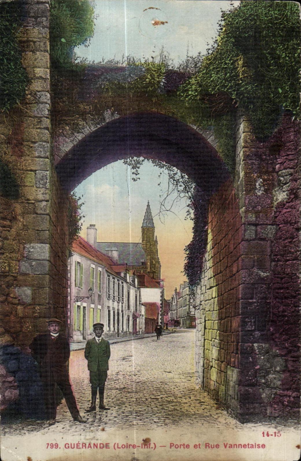 CPA Guerande (Loire Inf) Porte et Rue Vannetaise