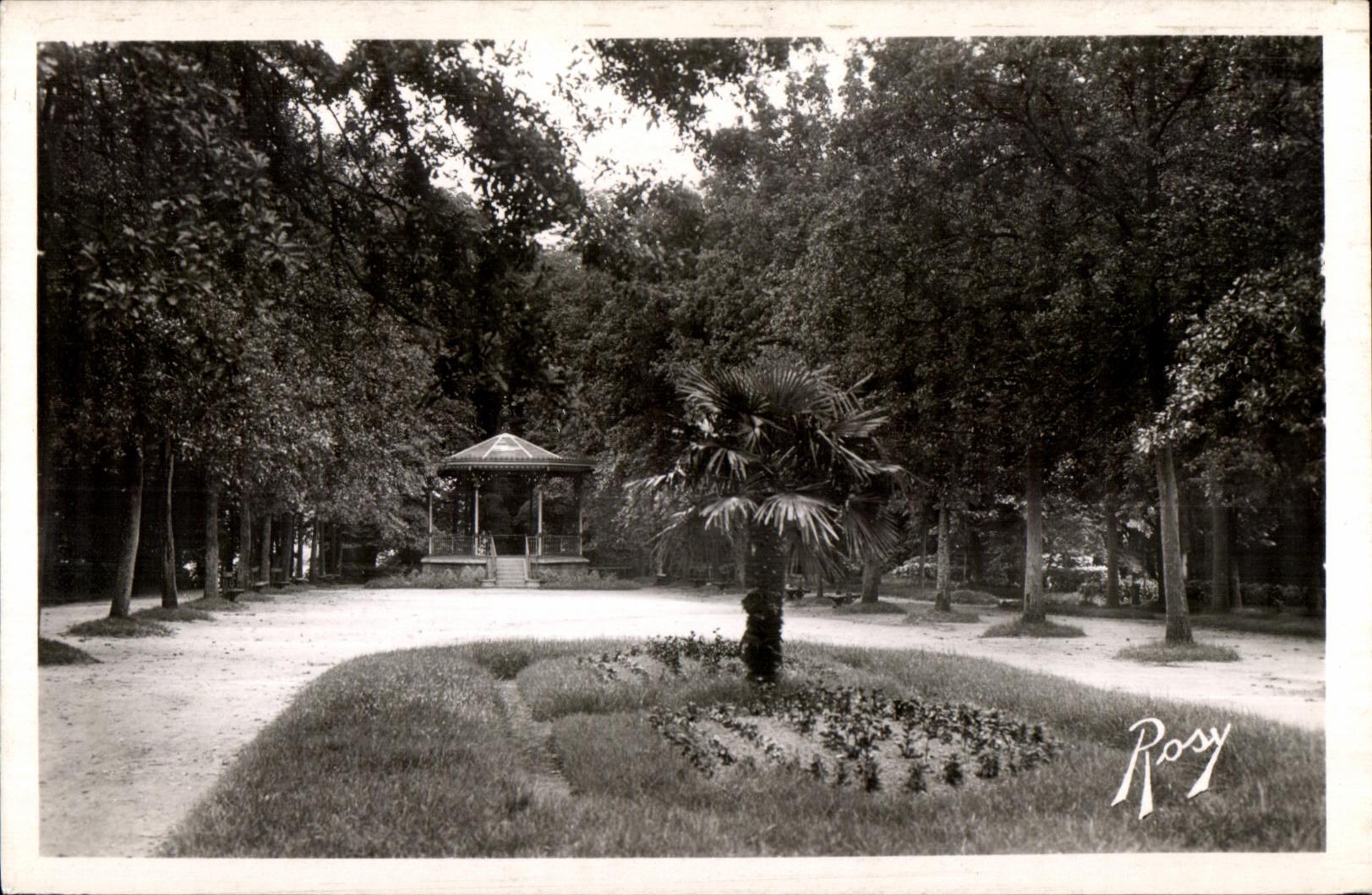 Chateaubriant - Public garden of the Terraces - CPA