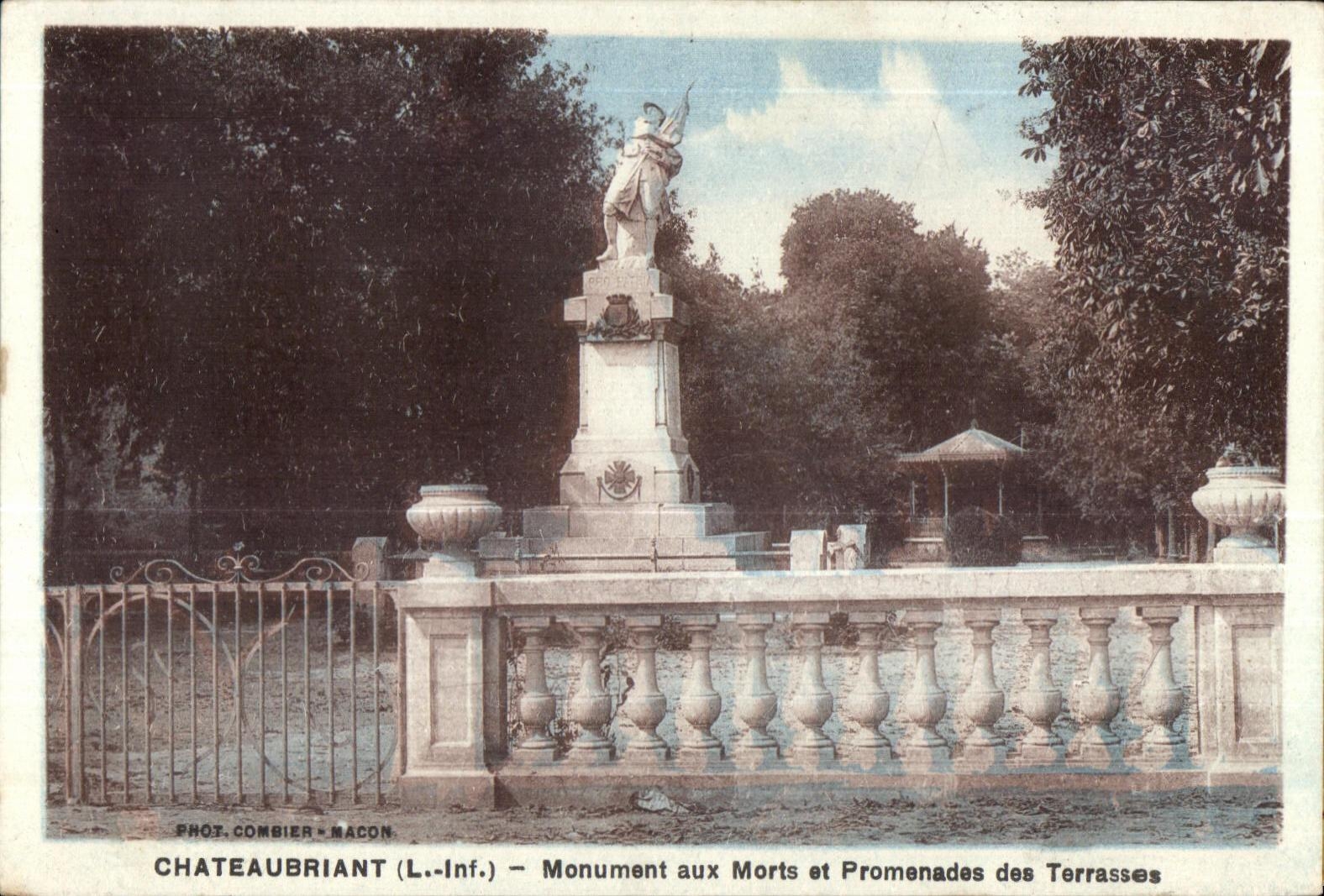 Chateaubriant - War memorial and walks of the terraces - CPA
