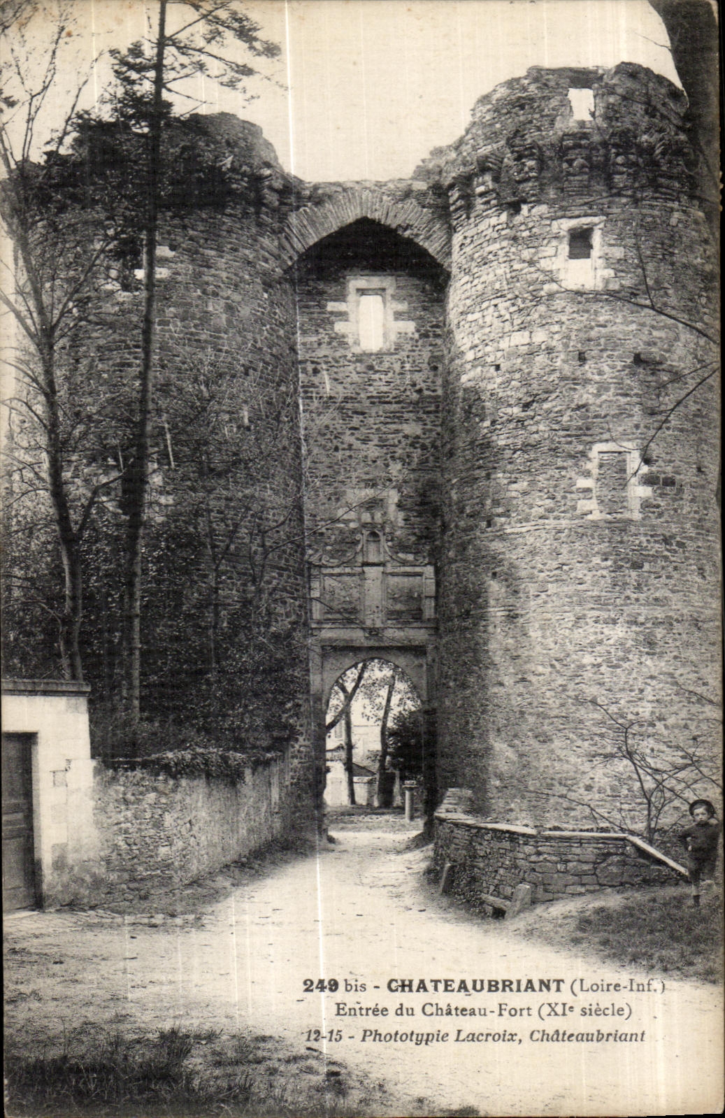 Chateaubriant - Entrance of the Castle Fort - CPA