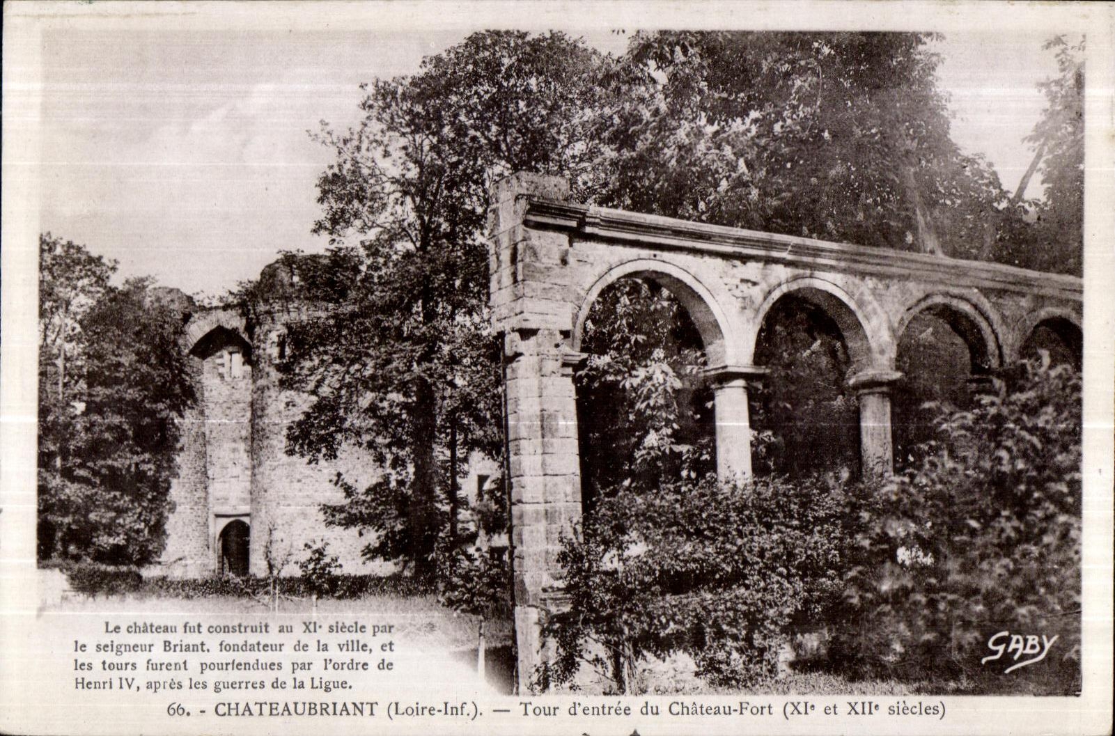 Chateaubriant - Turn Entrance of the Castle Fort - CPA