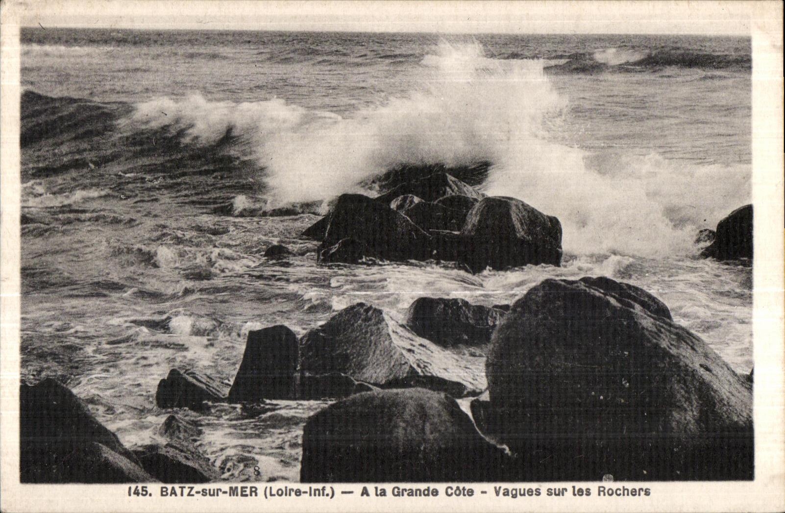 CPA Batz on Sea With the Great Dimension Waves on the Rocks