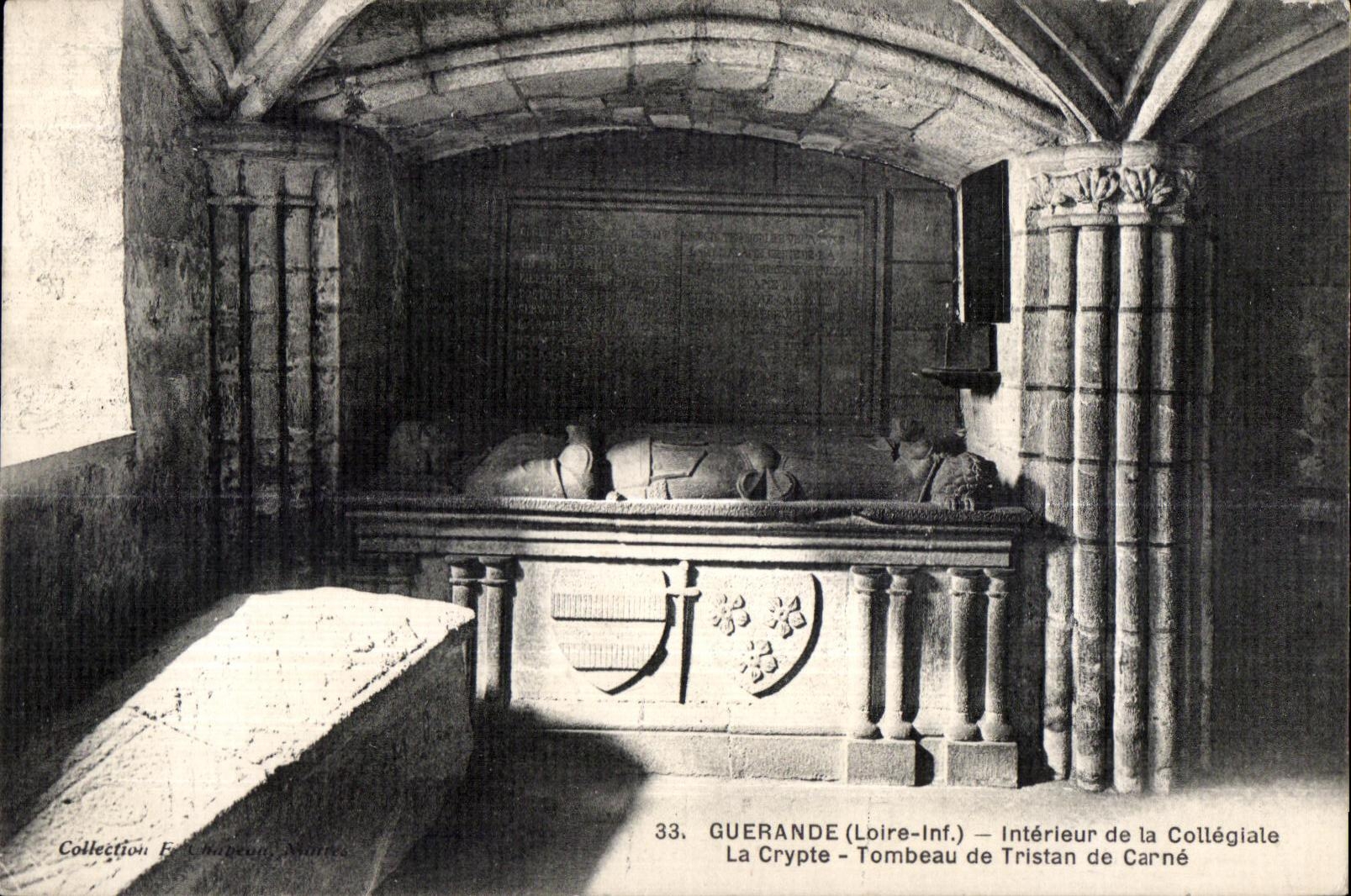 CPA Guerande (Loire Inf) Interieur de la Collegiate La Crypte Tombeau de Tristan de Carne