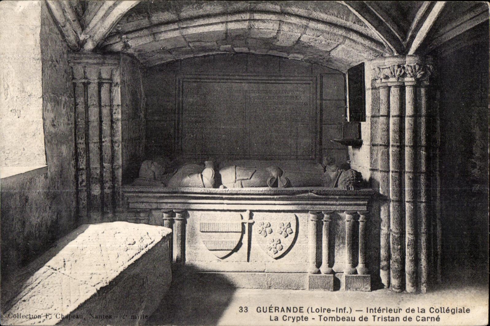 CPA Guerande (Loire Inf) Interieur de la Collegiale la Crypte Tombeau de Tristan de Carne