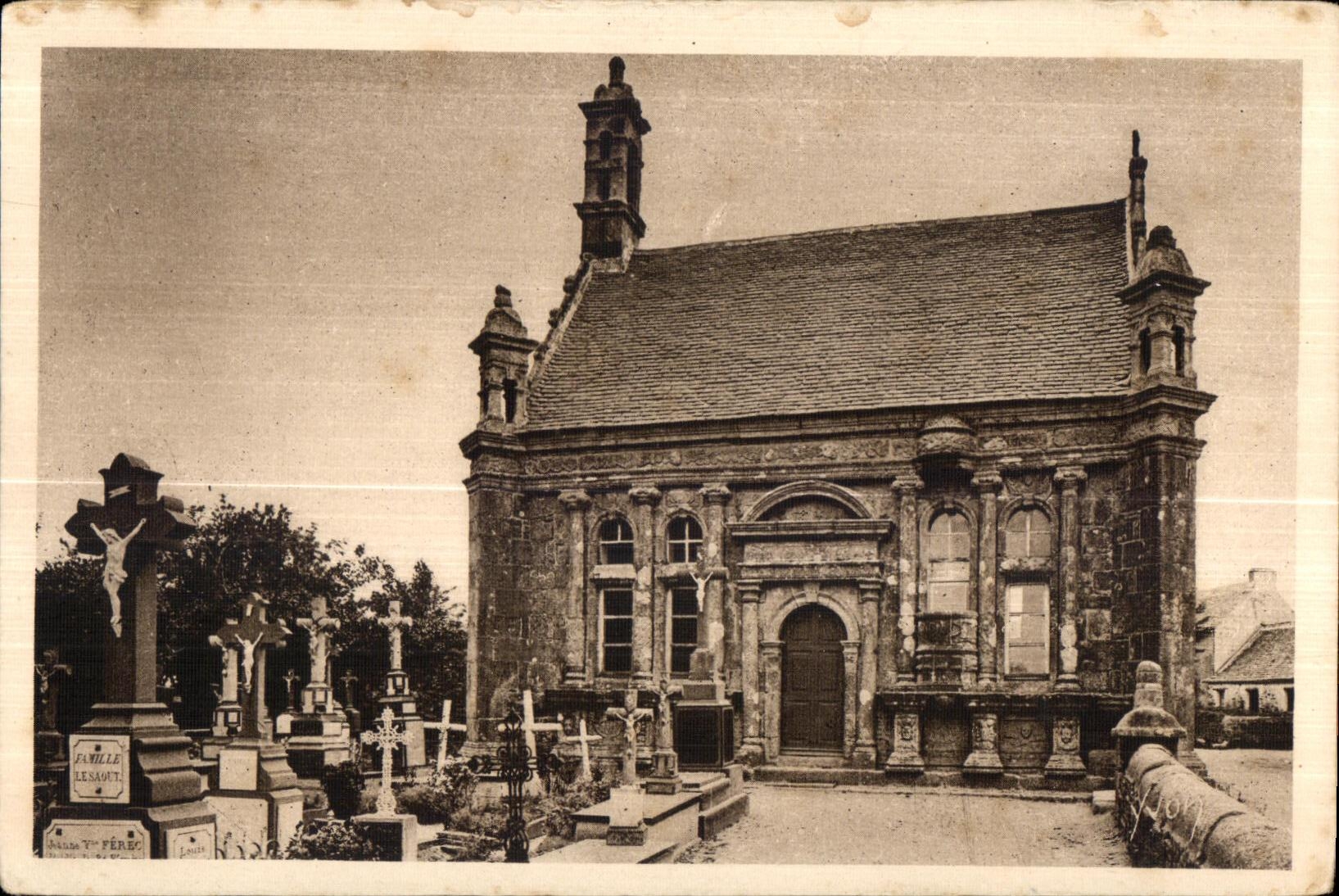 CPA Guimiliau La chapelle Funeraire