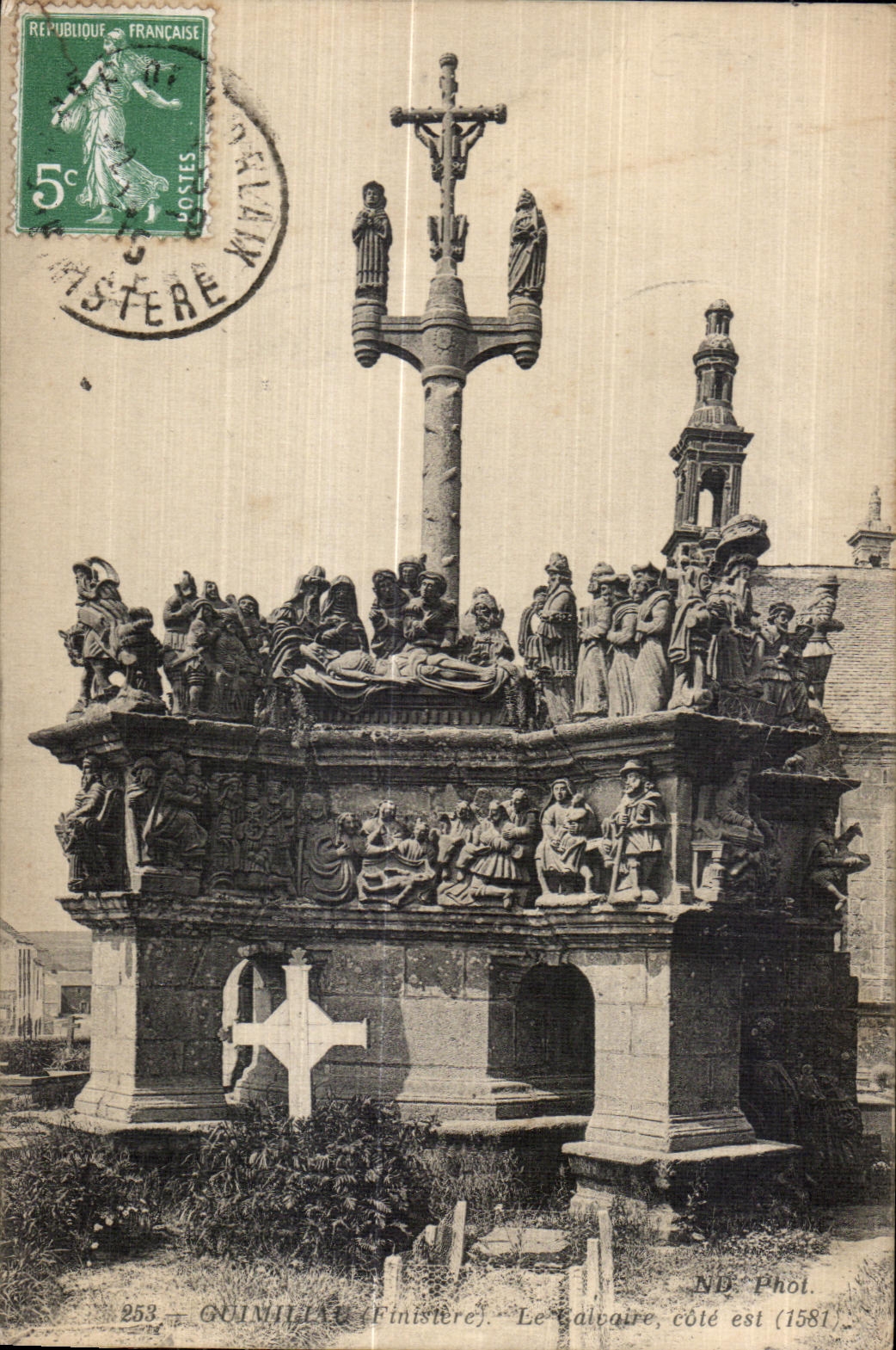 CPA Guimiliau Le Galvaire Cote est