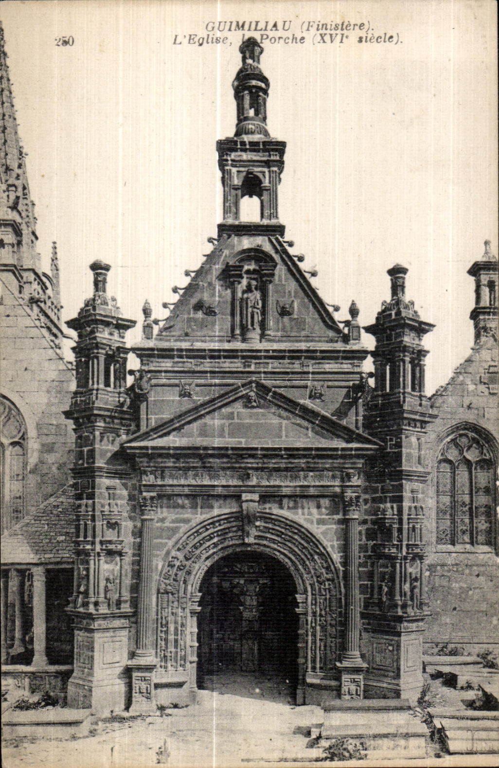 CPA Guimiliau L Eglise Le Porche 