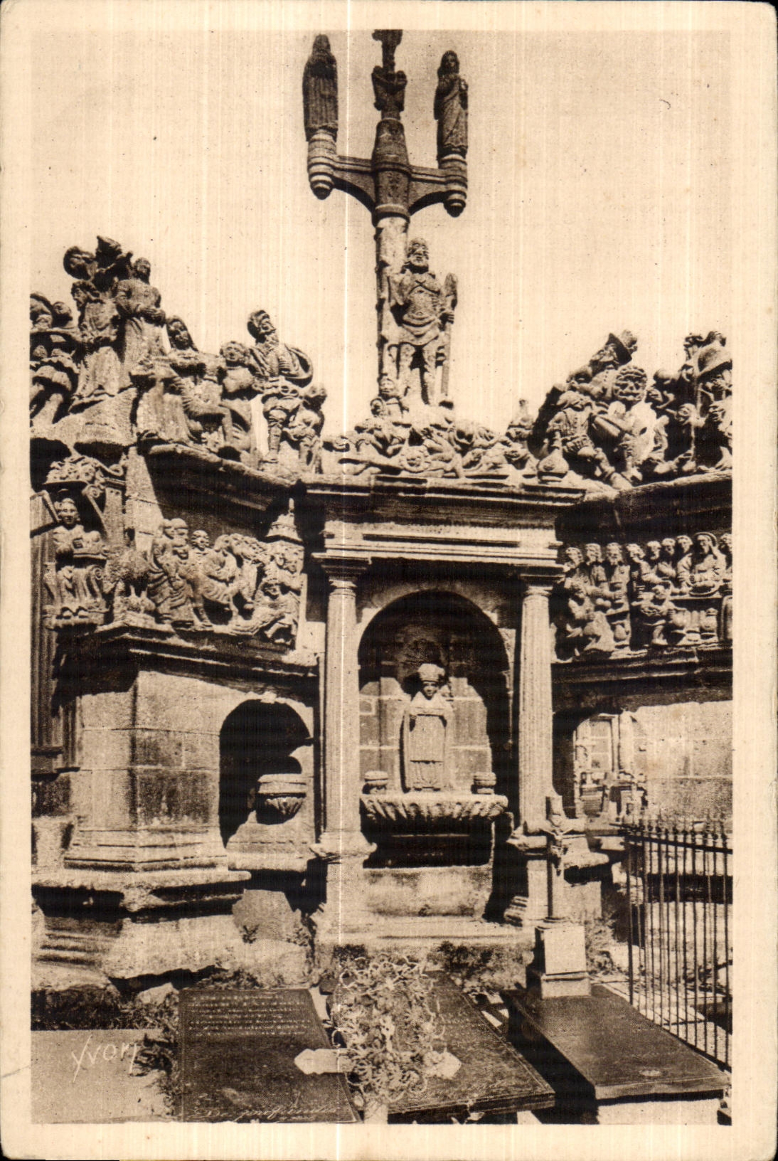 CPA Guimiliau La Calvaire